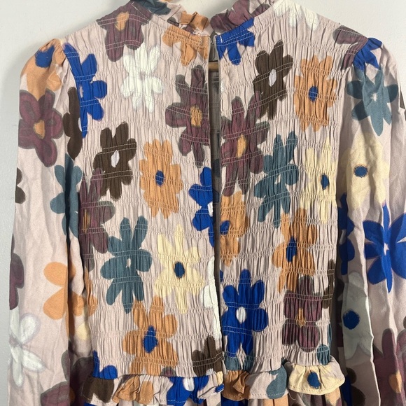 Karlie tiered smocked maxi floral dress size small neutral long sleeve - Picture 6 of 6